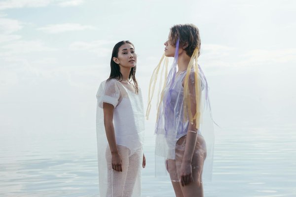 Shampoing acide hyaluronique : la nouvelle tendance pour des cheveux hydratés et brillants