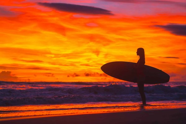 Comment choisir une jupe midi pour une silhouette en H ?